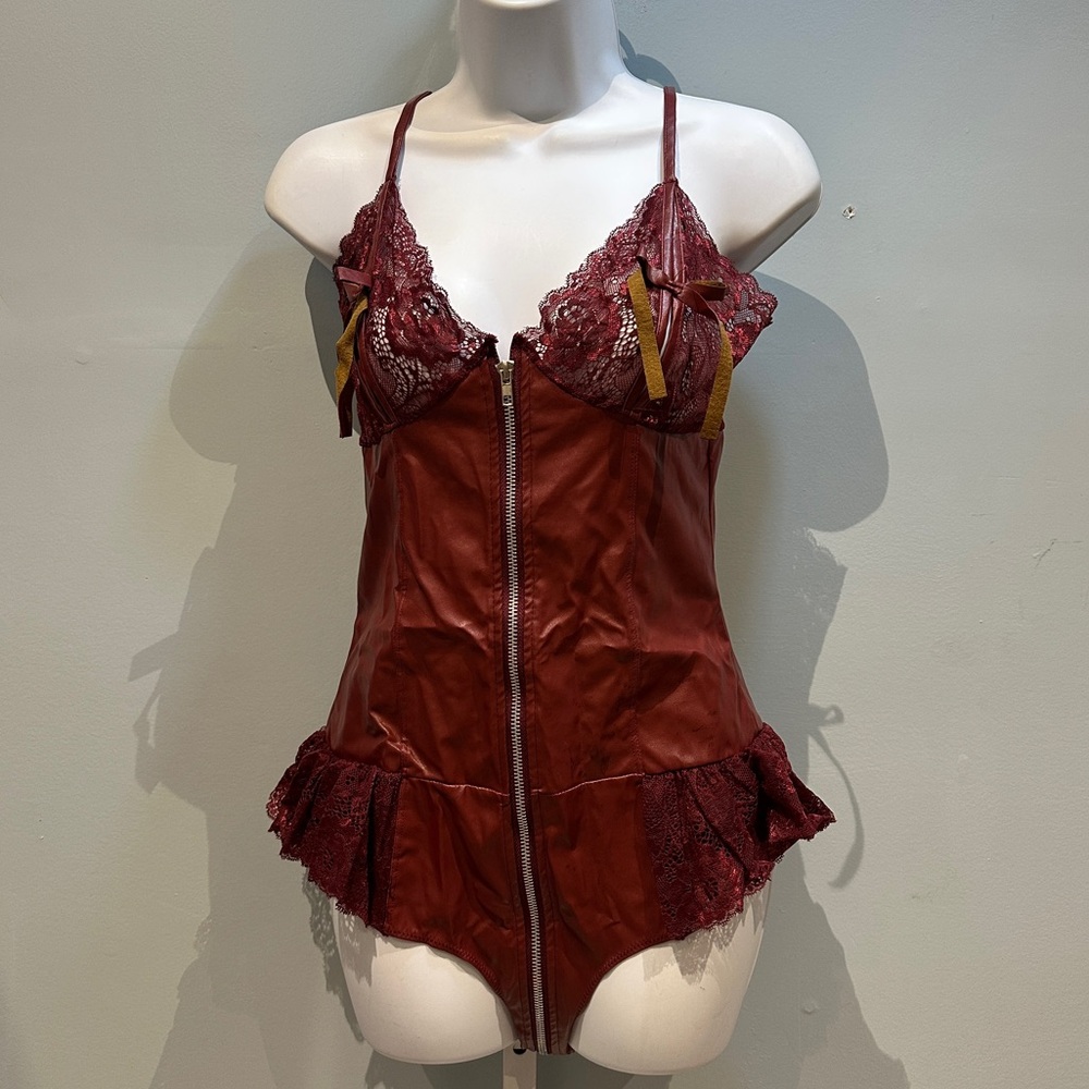 Be Wicked Burgundy Lace Zip-Up Bodysuit Medium NWOT